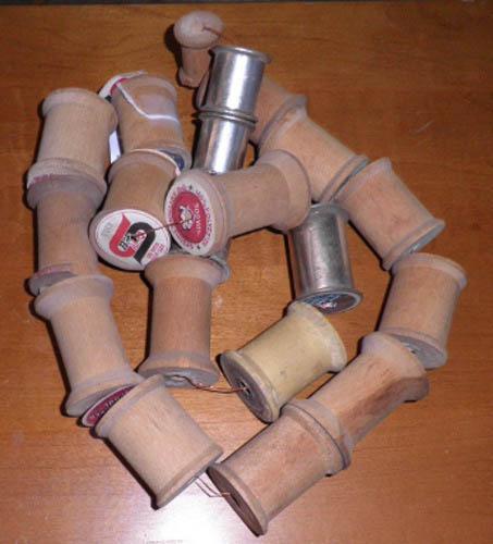 Wooden Spools - String Of 20 B4662