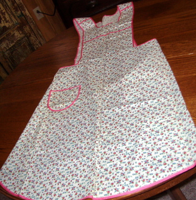 Apron Over Head & Shoulders w/Pocket