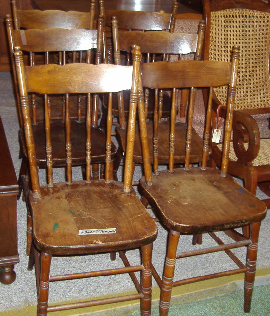 Chairs - Set of 6 Bleeding Heart Pattern