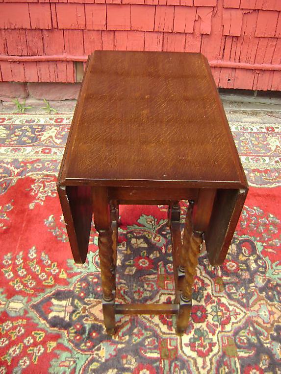 QUALITY 1900s Oak Barley Twist gatelegTable
