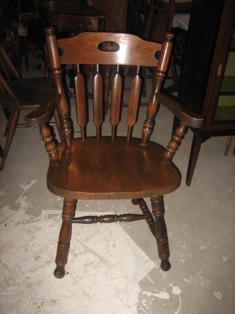 Magnificent English Solid Oak Dining Set 9 pieces!!