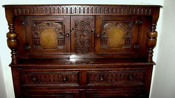 MONUMENTAL!! English solid oak court cupboard