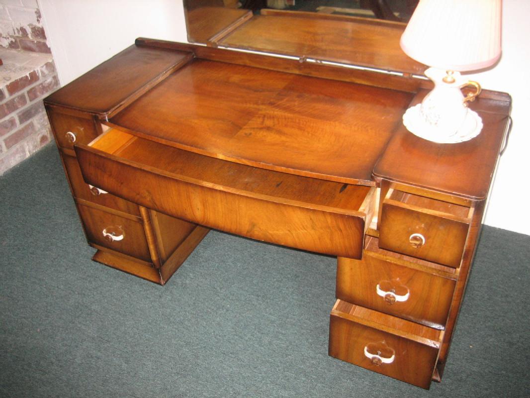 WONDERFUL English Art Deco Period Walnut vanit