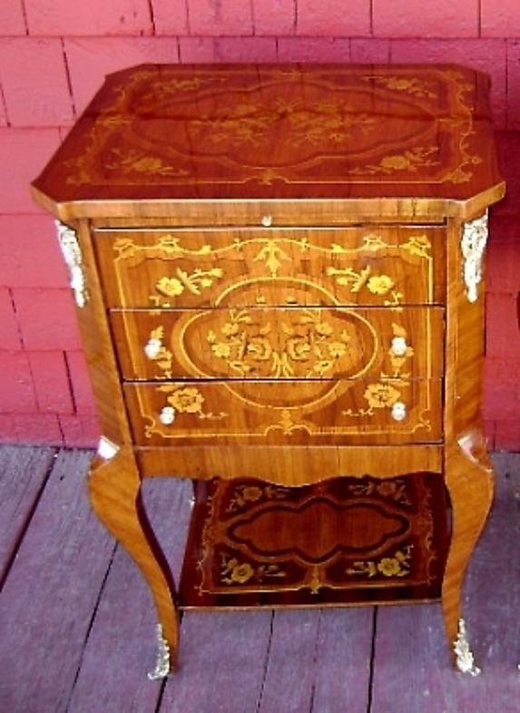 TOP Aristocratic Louis XV side Commodes-table