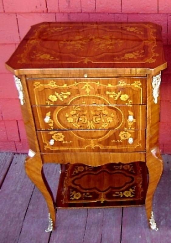 TOP Aristocratic Louis XV side Commodes-table