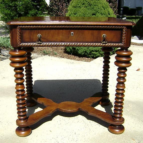 STUNNING Italian Tuscany Style Bobbin legsTable