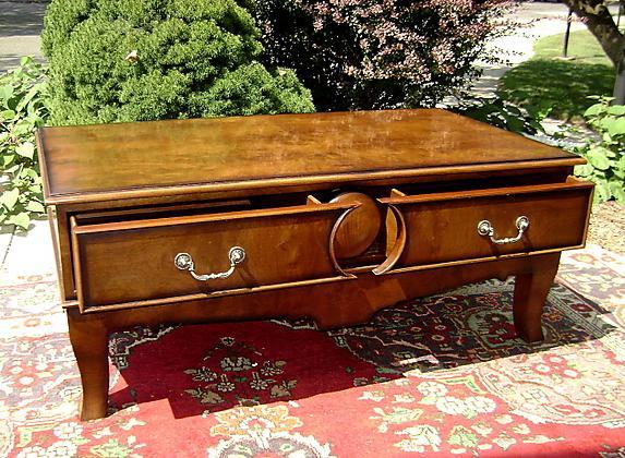 Large and elegant Edwardian coffee table