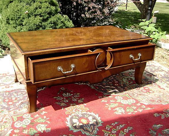Large and elegant Edwardian coffee table