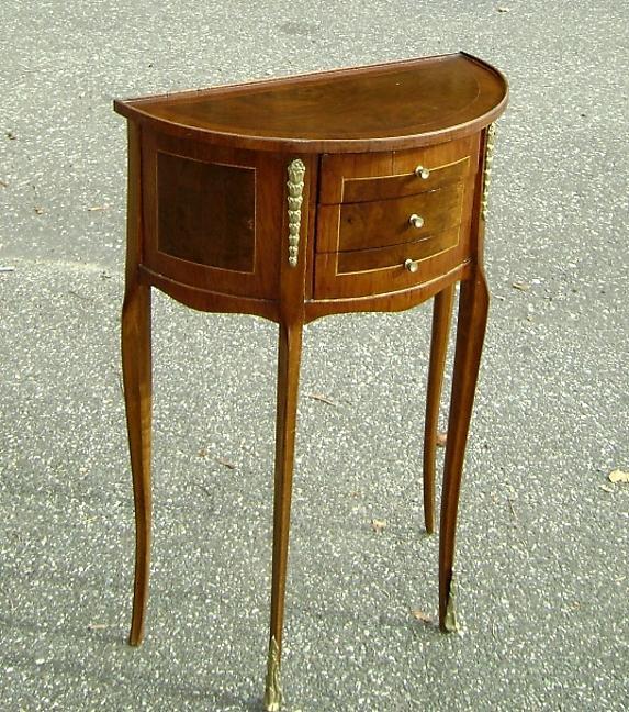 Very nice Louis XV style half moon wine table