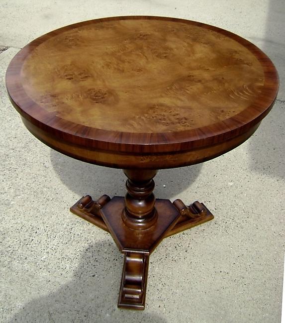 Lovely Edwardian style English walnut CENTER table