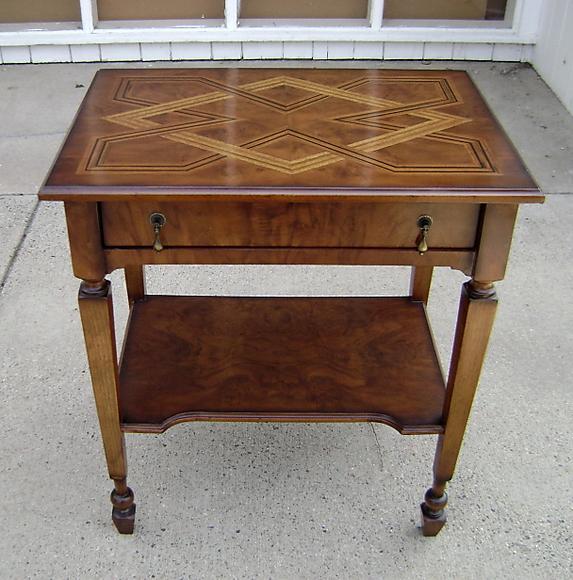 Quality English marquetry Inlaid walnut table-desk