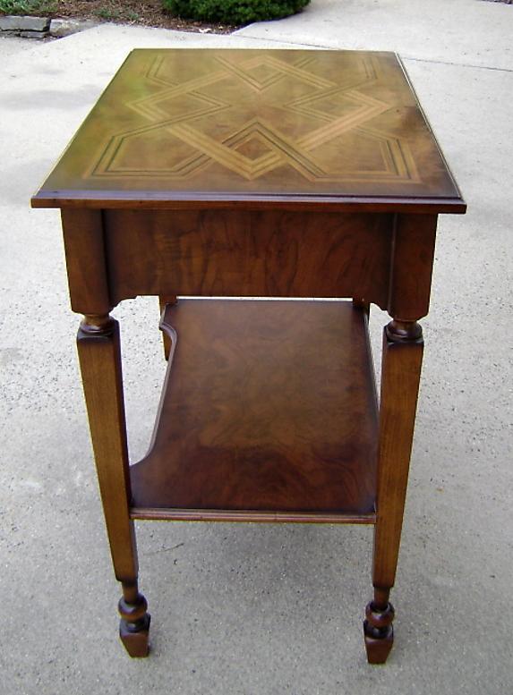Quality English marquetry Inlaid walnut table-desk