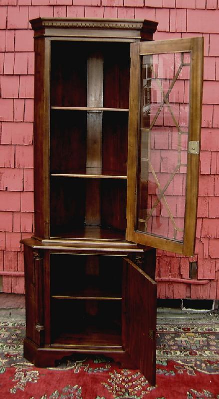 Perfect Edwardian solid Mahogany corner cabinet