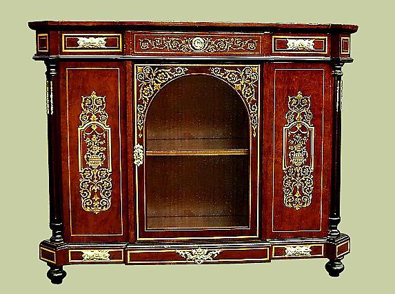 MAJESTIC Large English Edwardian style sideboard