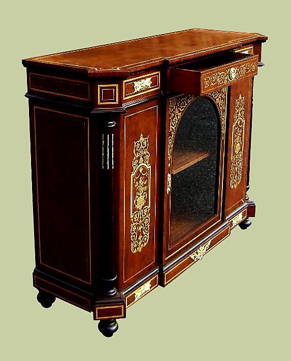 MAJESTIC Large English Edwardian style sideboard