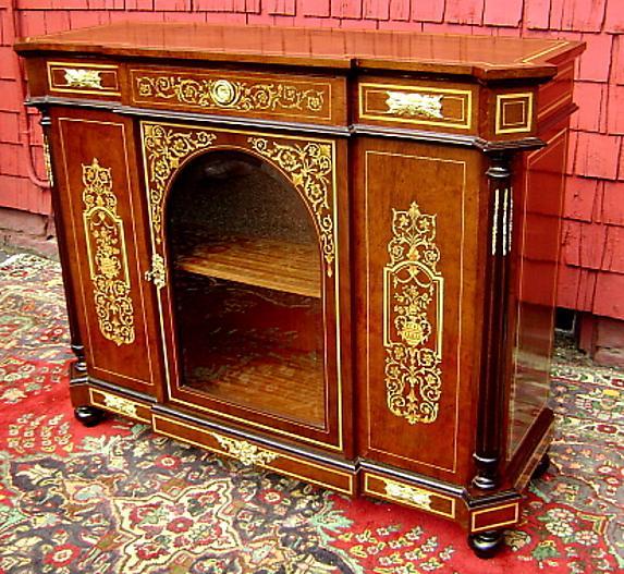 MAJESTIC Large English Edwardian style sideboard