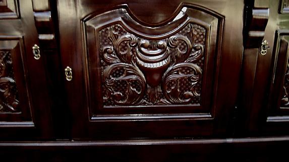 Splendid Monumental Flamed mahogany sideboard