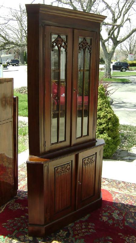 Quality solid Mahogany Victorian corner cabinet