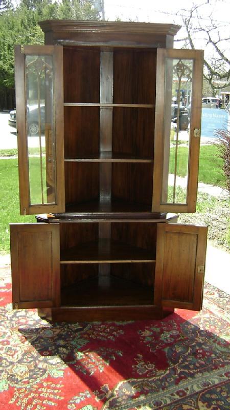 Quality solid Mahogany Victorian corner cabinet
