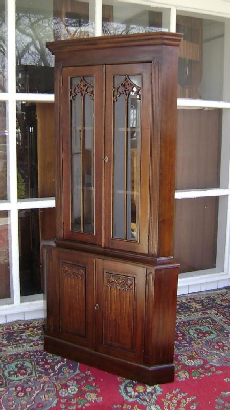 Quality solid Mahogany Victorian corner cabinet