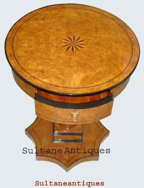 QUALITY Biedermeier Round shaped Side Table