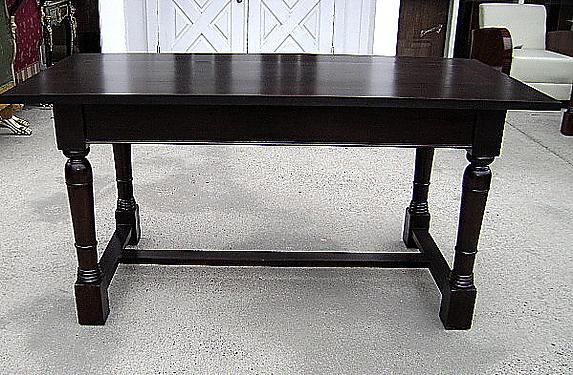 Large Elegant Country solid dark Mahogany hunting table