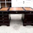 Important Victorian style Desk leather & mahogany
