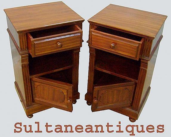 Finest Pair walnut Biedermeier style commodes