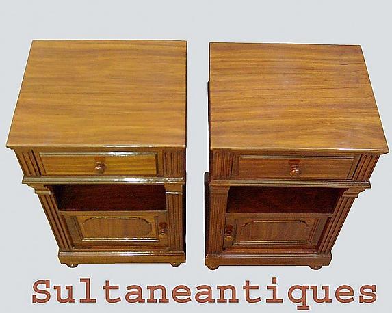 Finest Pair walnut Biedermeier style commodes
