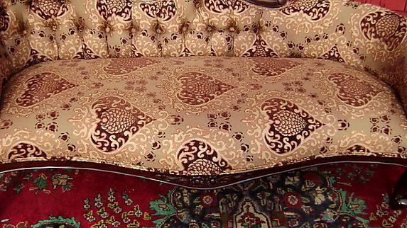 Fine LEFT single end Victorian style Mahogany sofa