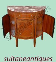 GORGEOUS Halfmoon chest in French Regence style with 3