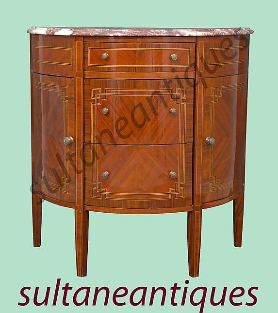 GORGEOUS Halfmoon chest in French Regence style with 3