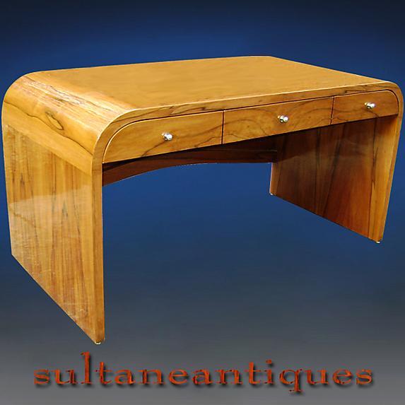 Classic cherry wood Art Deco style + forms Desk