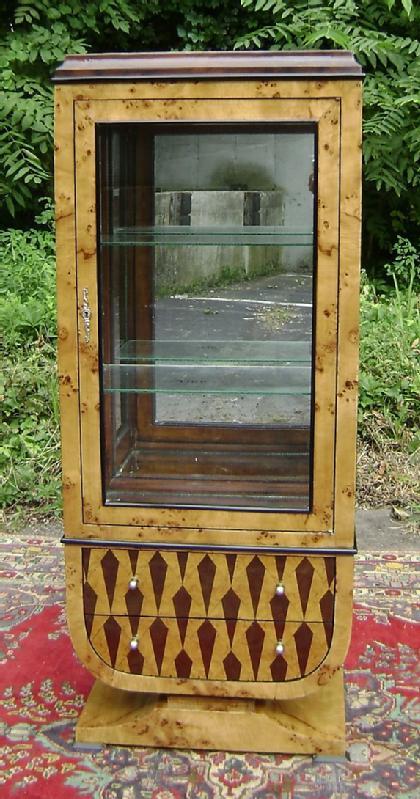 Cabinet in Art Deco style Vitrine