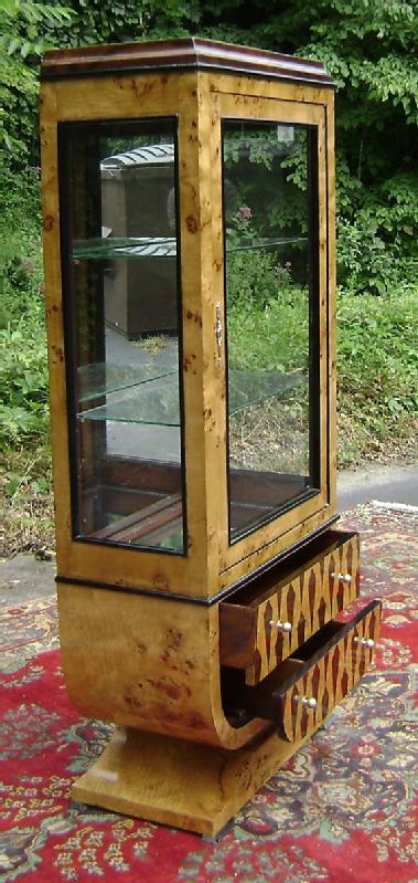 Cabinet in Art Deco style Vitrine