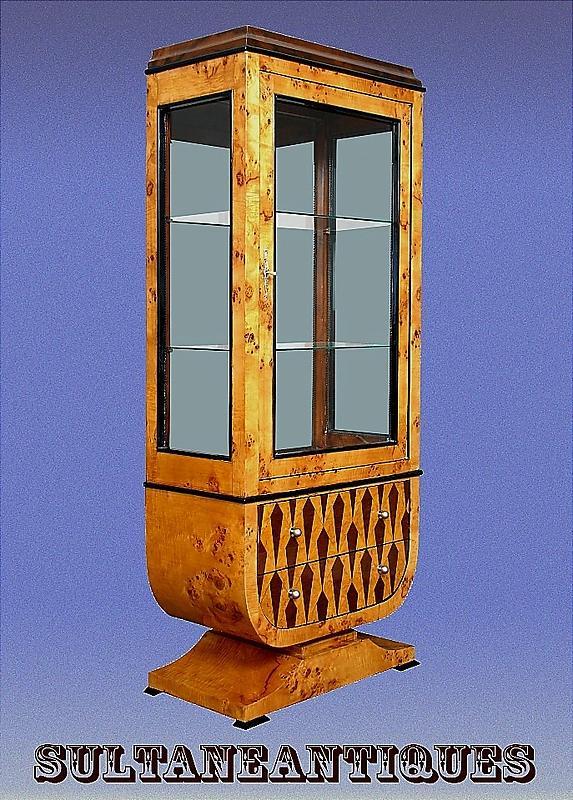 Cabinet in Art Deco style Vitrine
