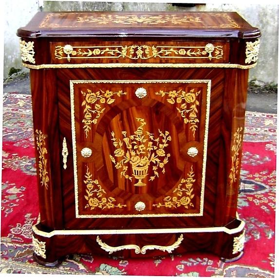 Luxurious French LOUIS XV Style Marquetry Commode