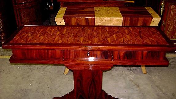 Fine Art Deco style Rosewood console.