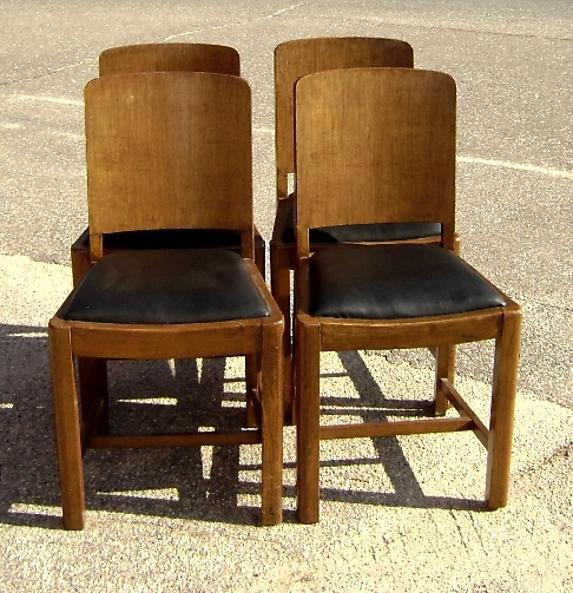 Elegant Set of 4 English antique quality country chairs