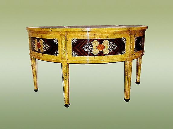 Fine Marquetry Italian 17th C. Style Florentine Desk