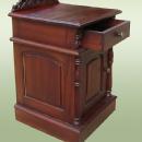 Very nice Solid Mahogany bedside / commode