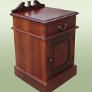 Elegant Colonial Solid Mahogany bedside / commode