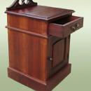 Elegant Colonial Solid Mahogany bedside / commode