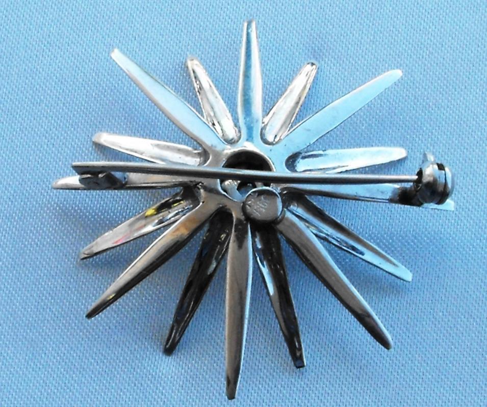 Vintage 18K Gold .50 CTTW Diamond Starburst Brooch Pin