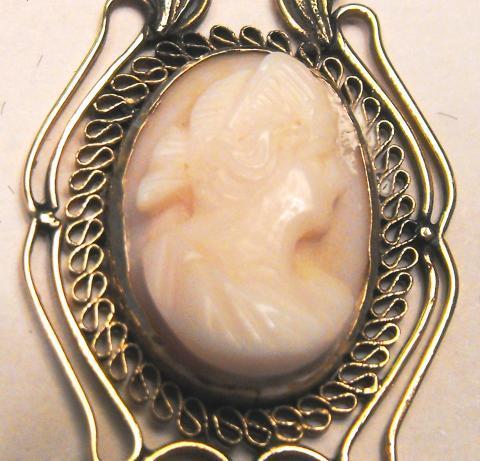 Antinque Cameo and Single Cut Diamond