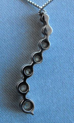 14k White Gold Journey Curve Pendant