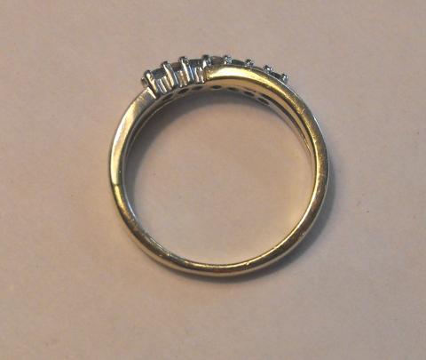 DIAMOND AND EMERALD 10K GOLD RING