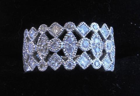 Beautful White Gold and Diamond Ring
