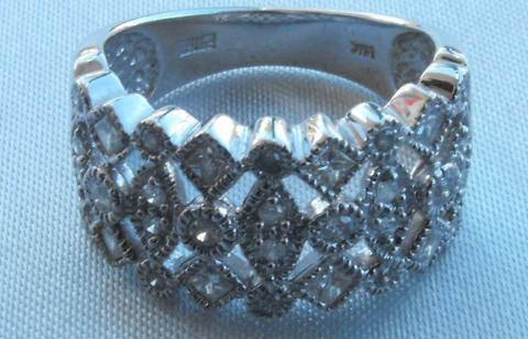 Beautful White Gold and Diamond Ring