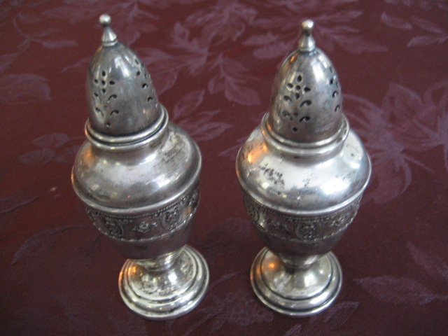 Wallace Grande Baroque Pair Sterling Silver Salt and Pepper Shakers